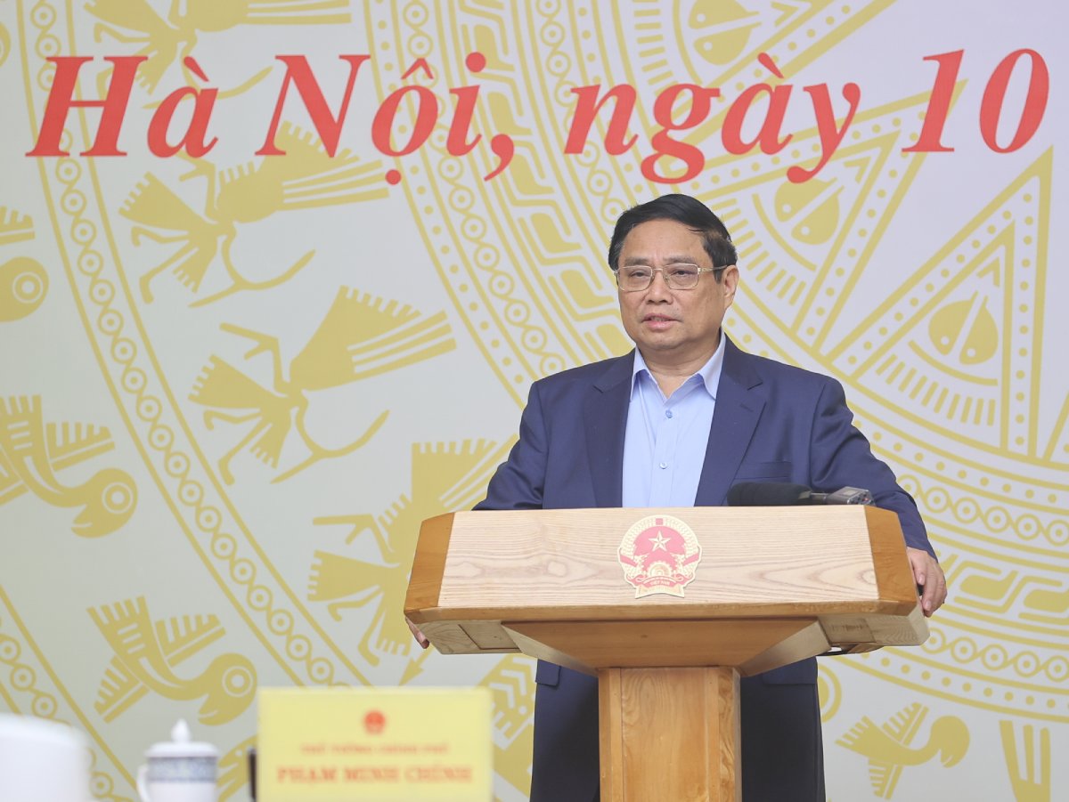 Prime Minister Pham Minh Chinh agreed to increase the level of support and create a movement and festival to eliminate temporary and dilapidated houses nationwide. Photo: VGP/Nhat Bac