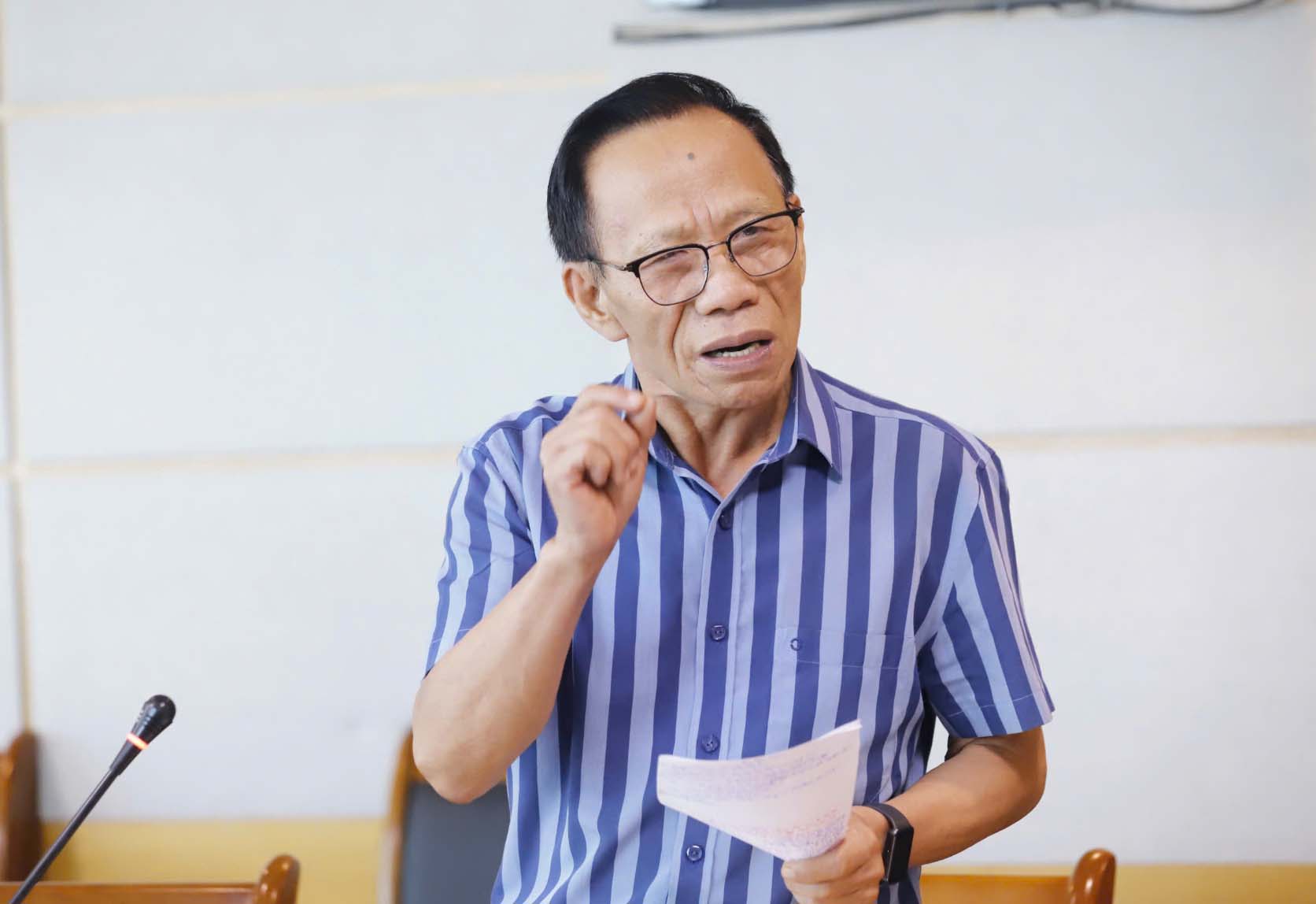 Agricultural expert Hoang Trong Thuy said that imposing VAT on fertilizers requires state regulation. Photo: Anh Huy.