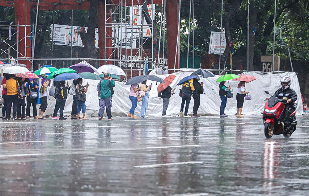 The Philippines will have heavy rains due to the impact of Typhoon Toraji (local name: Nika) in the Luzon and Visayas regions. Photo: PNA