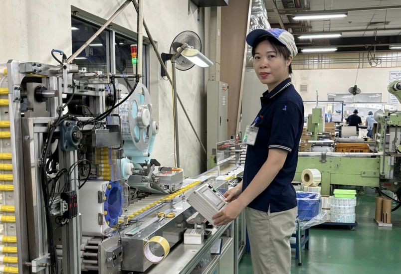 Ms. Tran Thi Thu Ha - one of the people with the initiative to benefit Mitsubishi Pencil Vietnam Co., Ltd. Photo: Grassroots Union