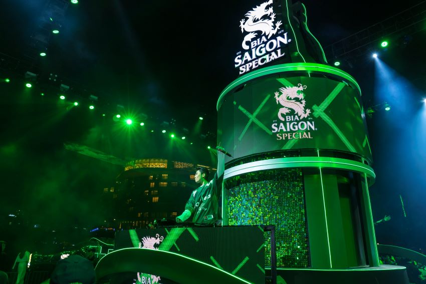 DJ Woke Up at Saigon Special Bia Special Night. Photo: SABECO