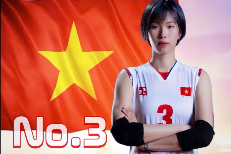 Striker Tran Thi Thanh Thuy receives encouragement from fans. Photo: FC Tran Thi Thanh Thuy