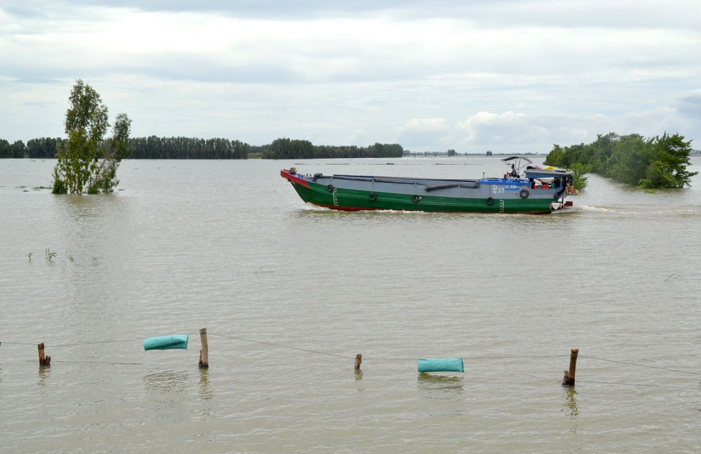 Kenh Vinh Te vao mua lu.