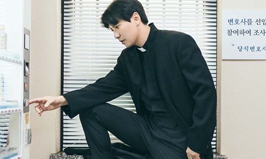 Kim Nam Gil là “linh hồn” của tác phẩm. Ảnh: Nhà sản xuất