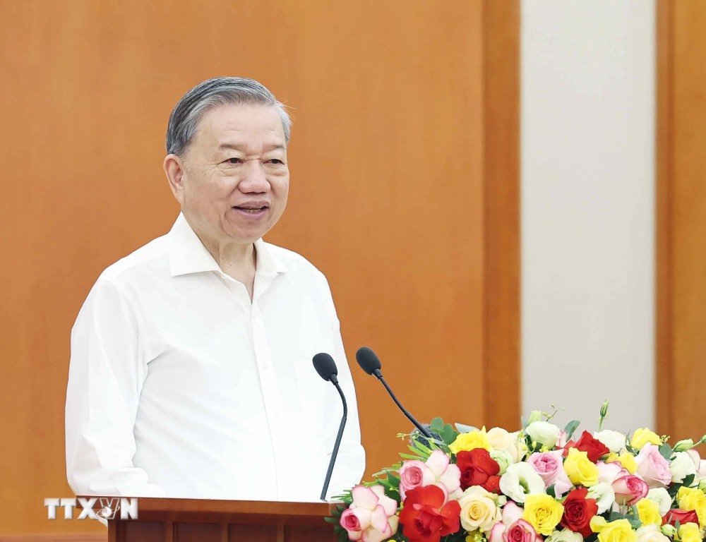 General Secretary To Lam speaks at a meeting with the Party's 14th National Congress Document Subcommittee. Photo: VNA