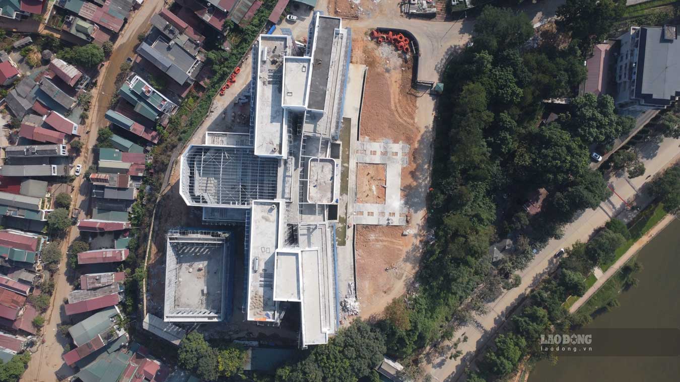 Dự án do Công ty CP Đầu tư xây dựng bất động sản Lanmak là nhà thầu thi công, với quy mô xây dựng 7 tầng, gồm 1 tầng trệt và 6 tầng làm việc, diện tích xây dựng 3.512,79 m2, tổng diện tích sàn 16.424,26 m2.