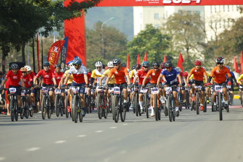 320 athletes participate in the 2024 national amateur mountain bike race. Photo: Organizing Committee