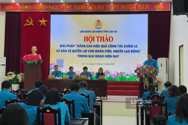 Overview of the workshop on solutions to improve efficiency in caring for and protecting workers in Lao Cai. Photo: Dinh Dai