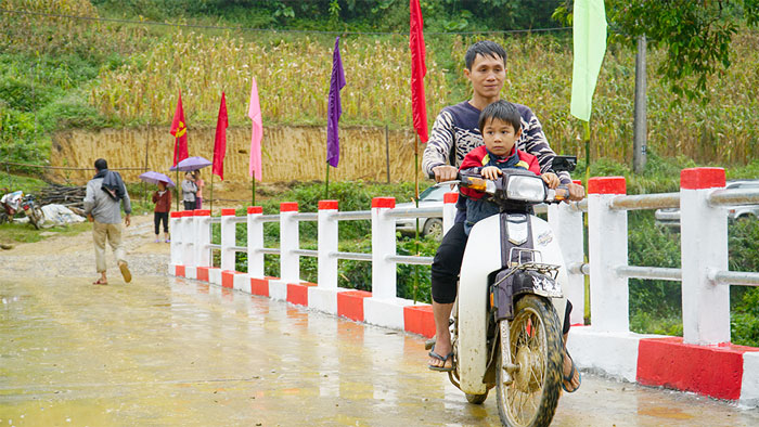 Suoi Nam Duong khi co cay cau bac qua. Anh: Diem Huyen