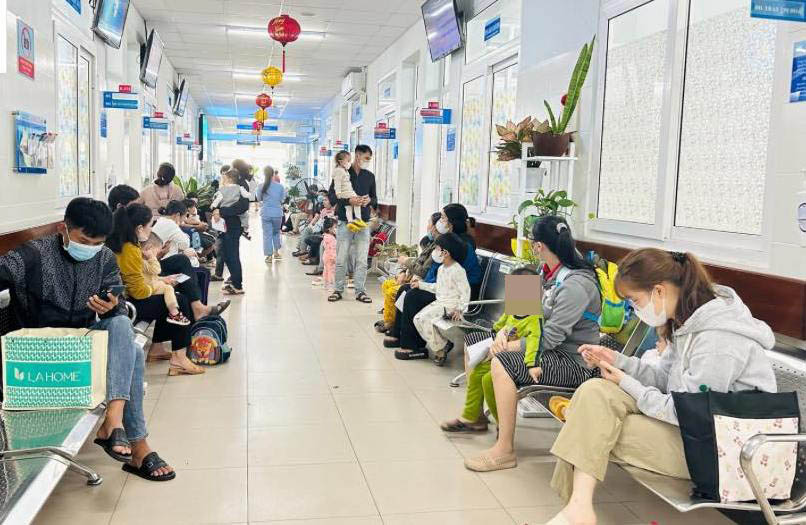 Quang Ngai Province Maternity and Pediatrics Hospital prohibits smoking in the hospital, ensuring a clean, smoke-free environment for patients and medical staff. Photo: Vien Nguyen