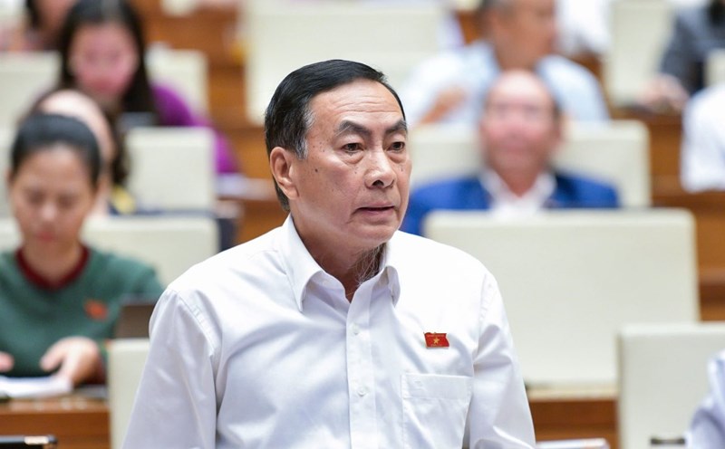 National Assembly Delegate Pham Van Hoa (Dong Thap Delegation) questioned the management of foreign clinics. Photo: National Assembly