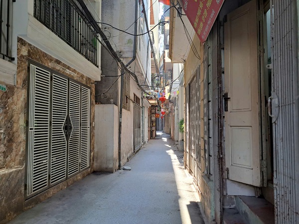 Houses in alleys are considered a safe investment segment with high liquidity. Illustration: Luc Giang