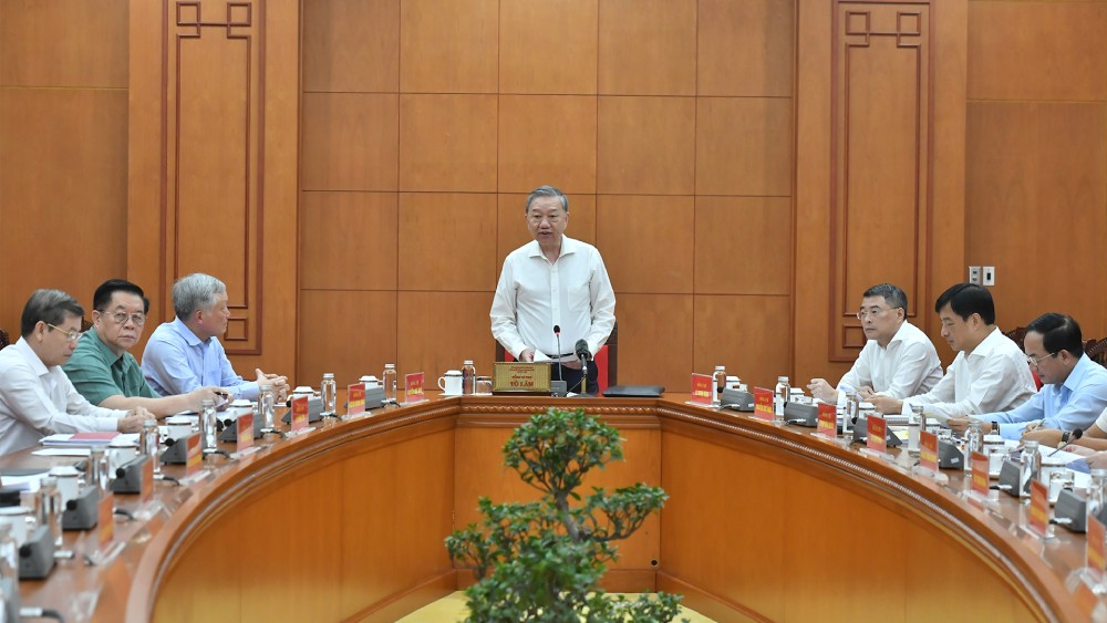 General Secretary To Lam chairs a meeting with the Party Charter Subcommittee. Photo: Dang Khoa