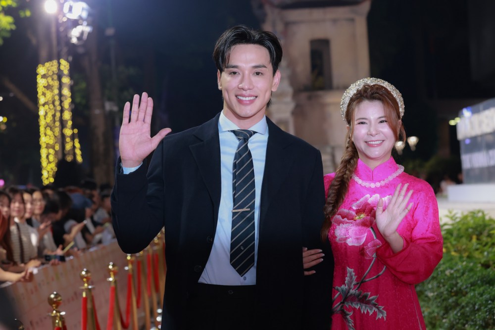 Dien vien Thuan Nguyen va dien vien Kim Oanh.  