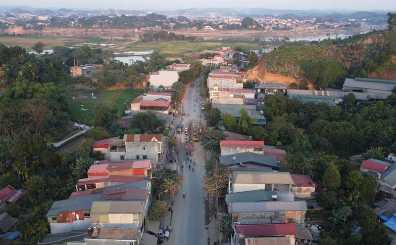 After a long period of degradation, National Highway 37 is being upgraded and renovated. Photo: Tran Bui