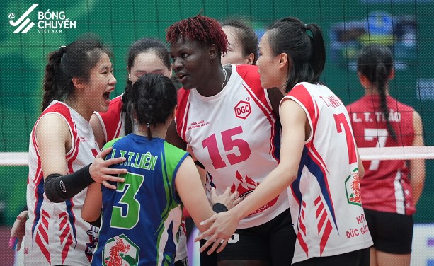 Hoa chat Duc Giang thang de 3-0 truoc Ha Noi. Anh: Bong chuyen Viet Nam