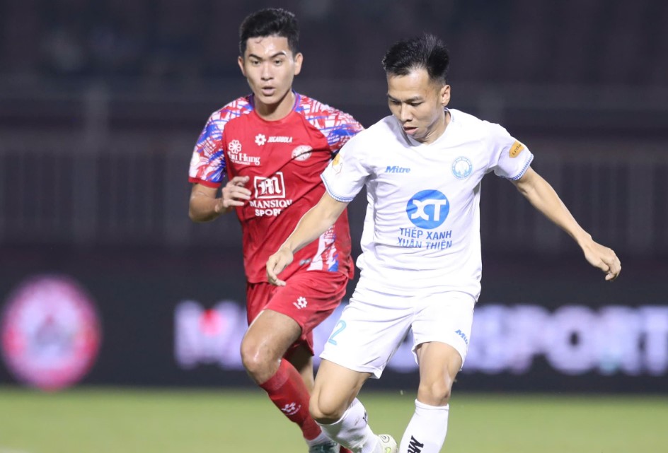 Nam Dinh Club won 3-0 against Ho Chi Minh City in round 7 of V.League 2024-2025. Photo: NDFC