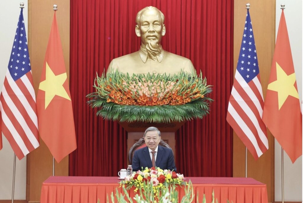 General Secretary To Lam had a phone call with US President-elect Donald Trump on the evening of November 11. Photo: VNA