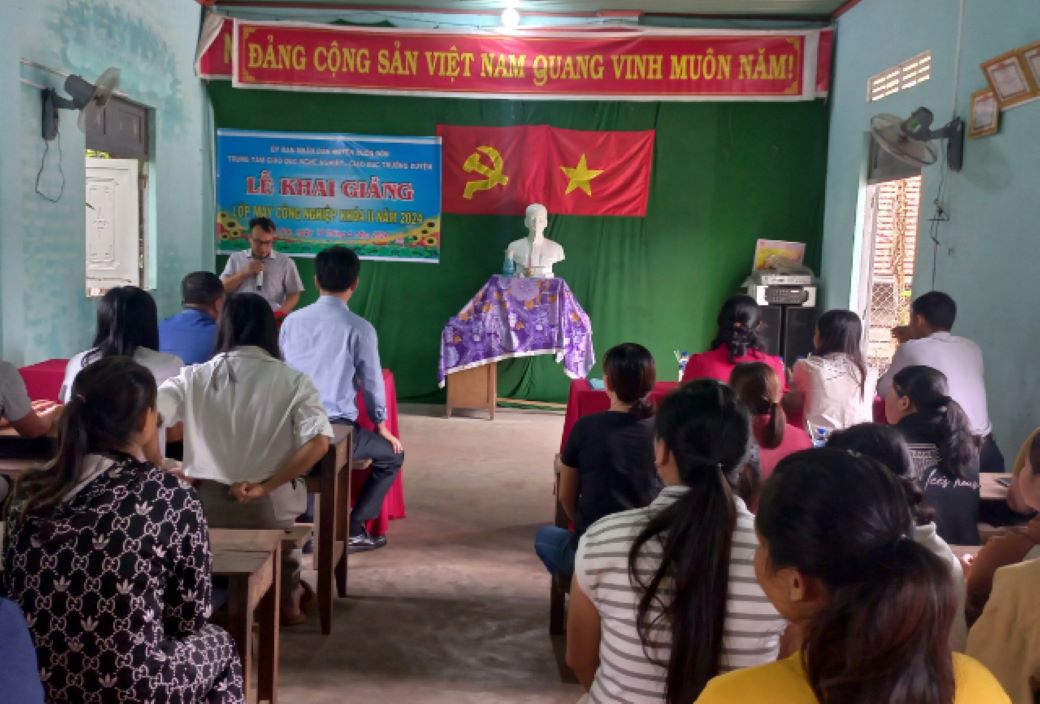 Industrial sewing training class in Buon Don district. Photo: Quoc An