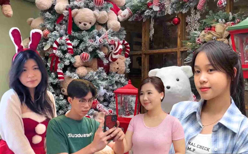 Young people in Hanoi check-in for Christmas early at a coffee shop