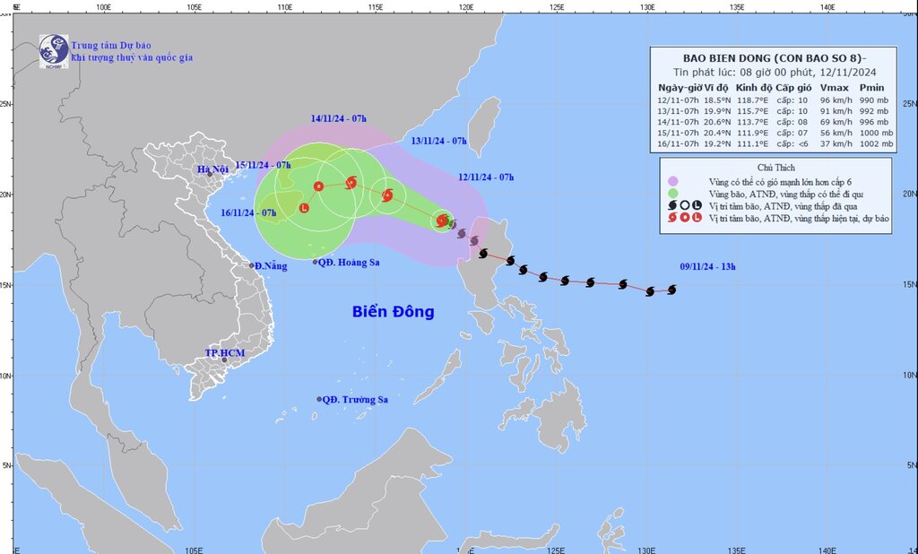 Du bao duong di cua bao so 8 Toraji tren Bien Dong. Anh: Trung tam Du bao Khi tuong Thuy van Quoc gia Viet Nam 