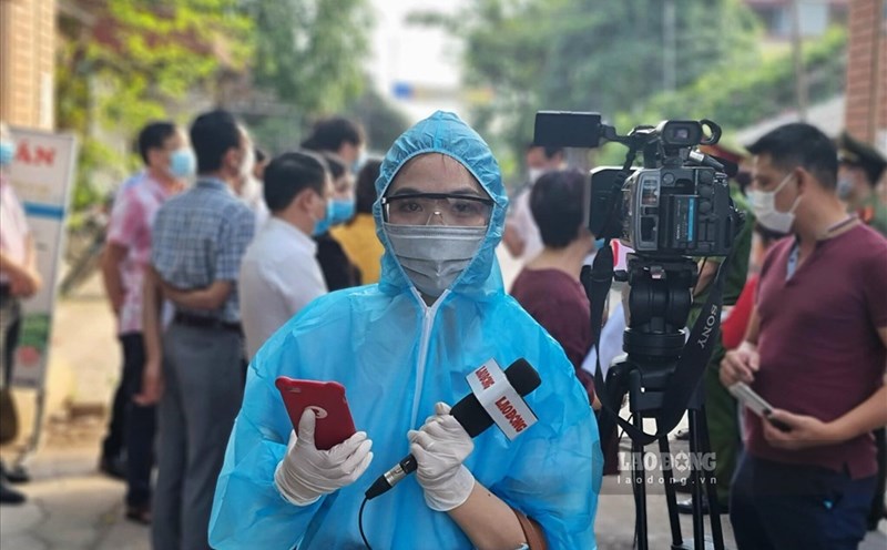 The upcoming revised Press Law will propose raising standards for reporters. Photo: Lao Dong