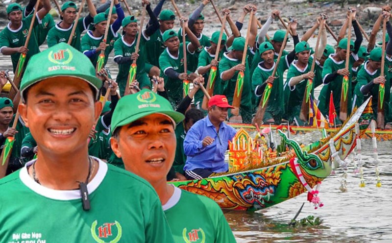 Boat teams practice for the 6th Mekong Delta Ngo boat race