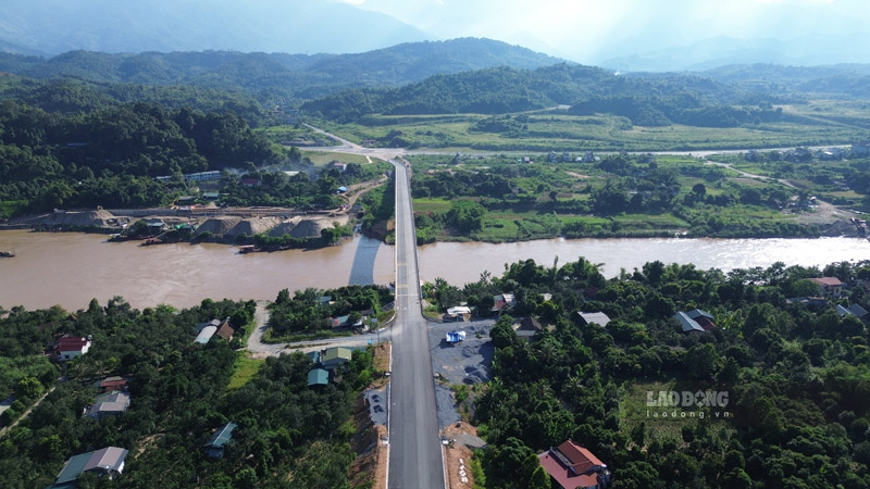 Nam 2020, cau Lang Giang noi tu phuong Xuan Tang, thanh pho Lao Cai sang xa Thai Nien, huyen Bao Thang co tong muc dau tu hon 258 ty dong duoc xay dung, hop long nam 2022 va hien da dua vao su dung. 