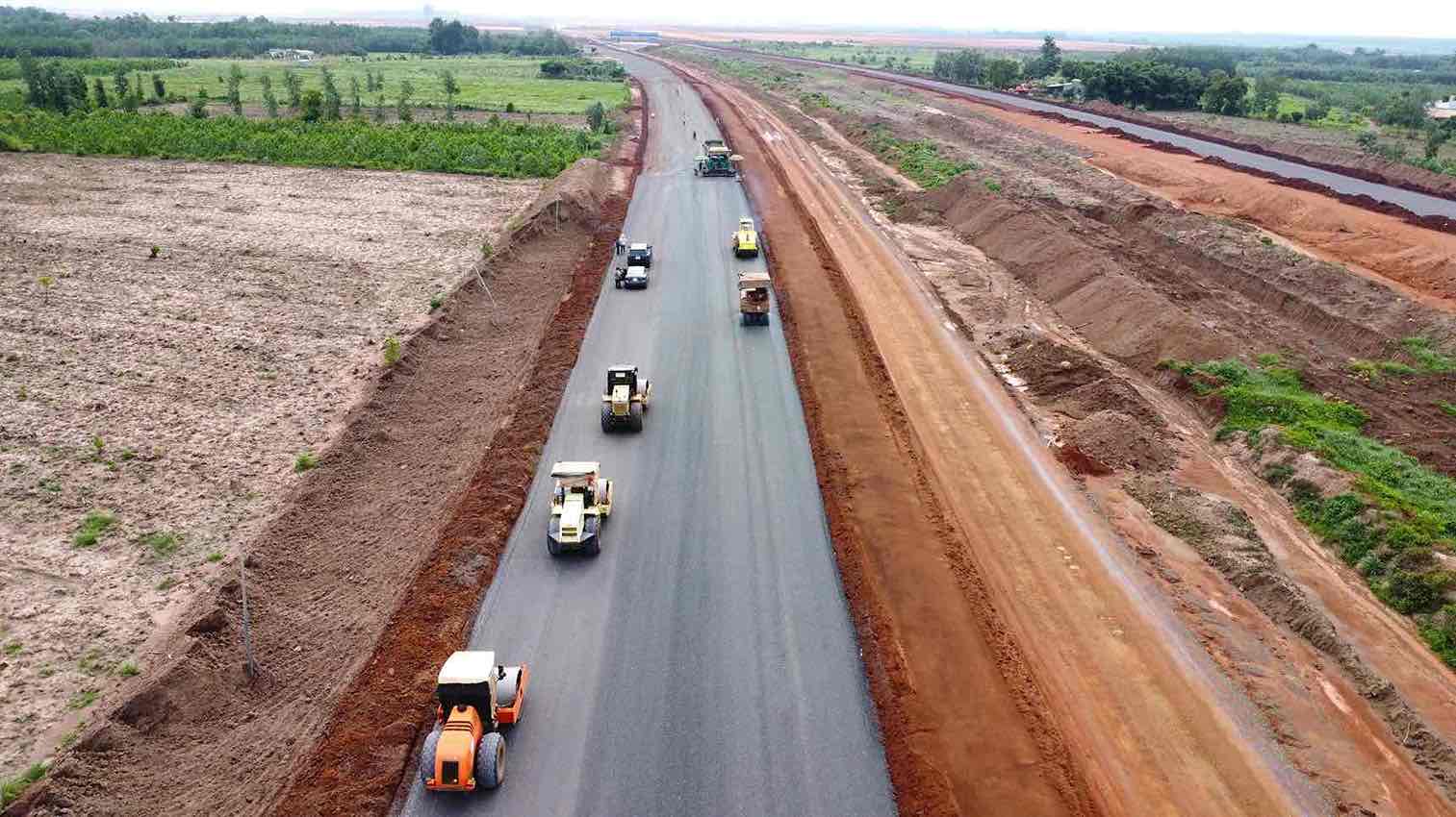 Thi cong duong ket noi san bay Long Thanh, goi thau 6.12. Anh: HAC