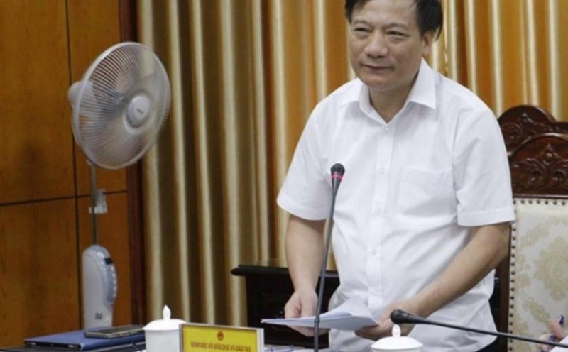 The People's Committee of Thai Binh province has disciplined and removed Mr. Nguyen Viet Hien from his position as Director of the Department of Education and Training. Photo: Nam Hong