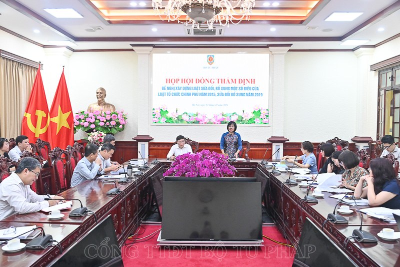 Bộ Tư pháp tổ chức phiên họp thẩm định đề nghị xây dựng Luật sửa đổi, bổ sung một số điều của Luật Tổ chức Chính phủ năm 2015, sửa đổi, bổ sung năm 2019. Ảnh: Bộ Tư pháp