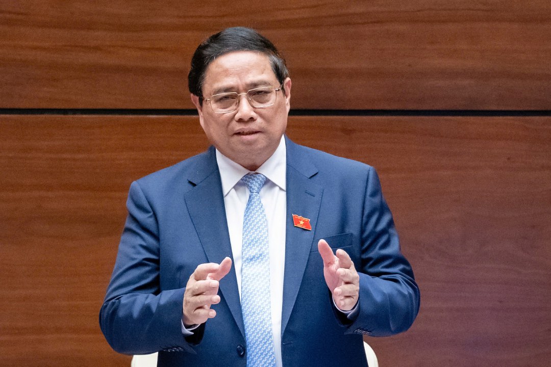 Prime Minister Pham Minh Chinh answers questions on the afternoon of November 12. Photo: National Assembly