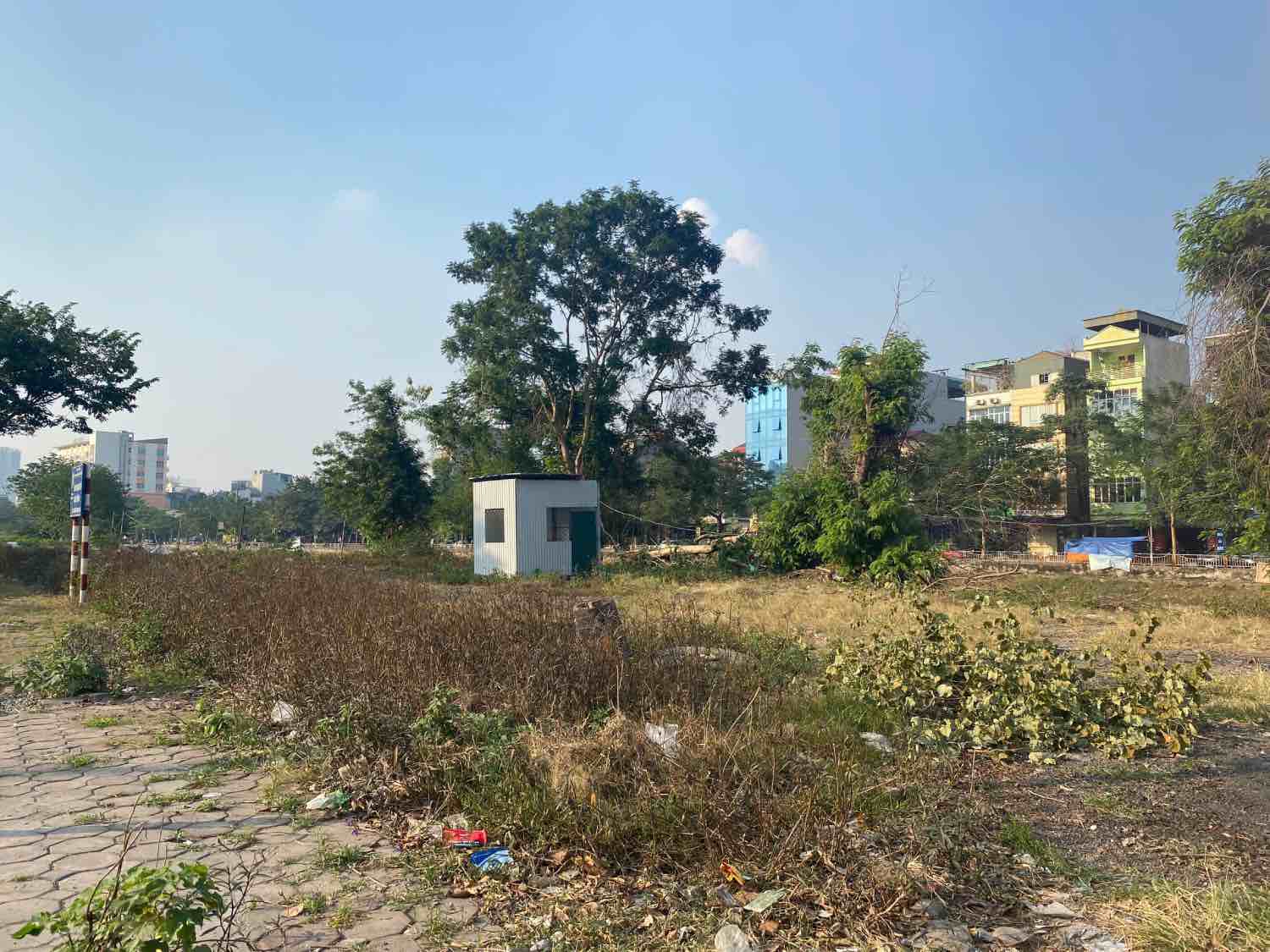 Khu đất được quy hoạch trở thành bãi đỗ xe tại quận Hoàng Mai (Hà Nội). Ảnh: Nhật Minh