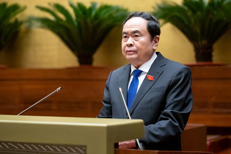 The National Assembly Chairman requested ministers and heads of sectors, with the spirit of "saying goes hand in hand with doing and doing right away", to promptly overcome limitations and come up with new solutions to effectively carry out the assigned tasks. Photo: Quochoi.vn
