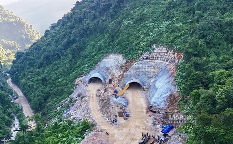 Dong Dang - Tra Linh Expressway is gradually taking shape. Photo: An Trinh