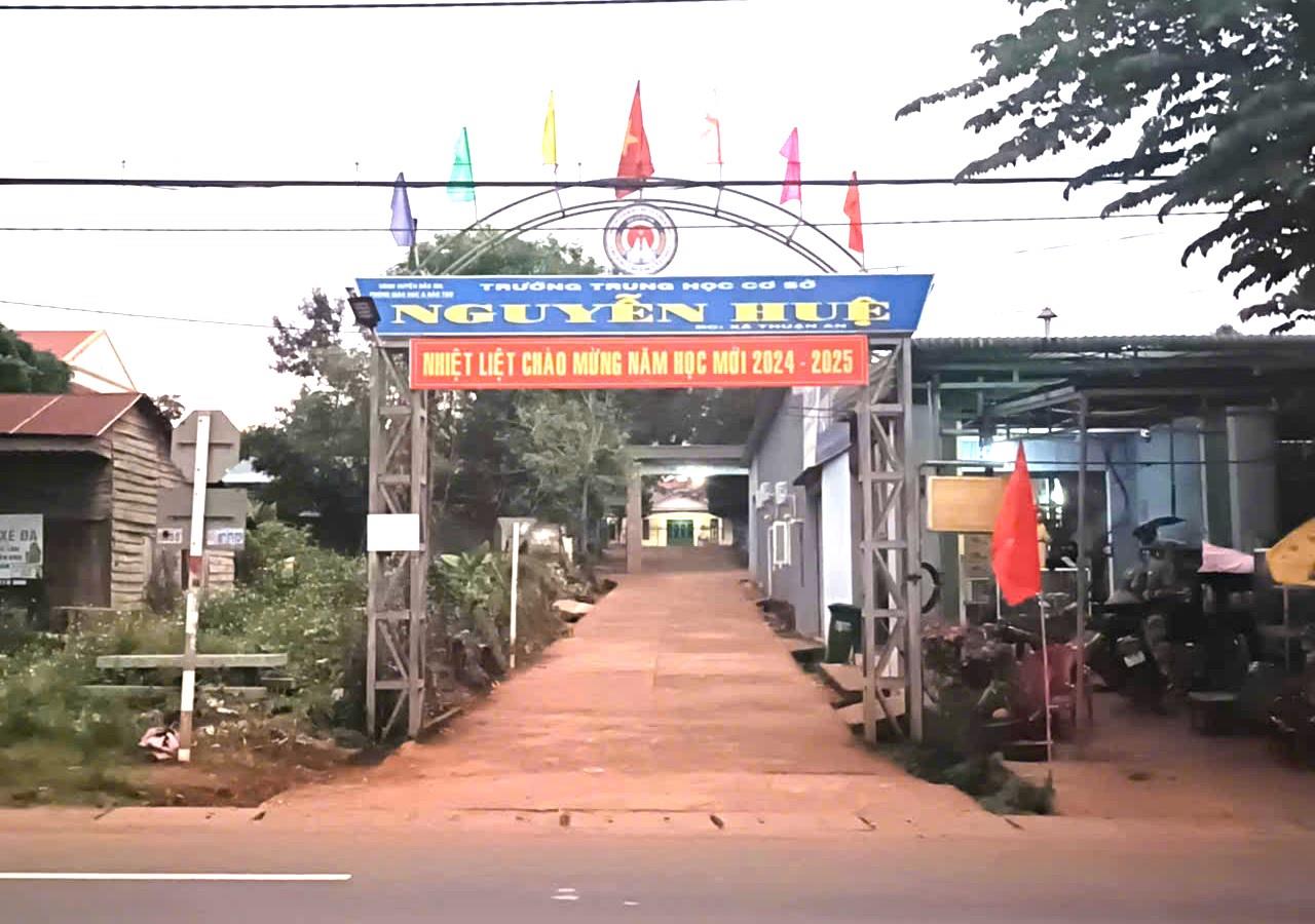 Lãnh đạo phòng giáo dục đã chỉ đạo nhà trường tiến hành kỷ luật các học sinh vi phạm trong vụ việc 2 nữ sinh bị đâm ở trường học. Ảnh: Hải Dương