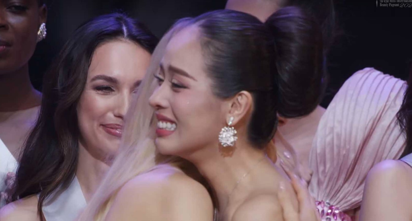 Khoanh khac Thanh Thuy vo oa khi duoc xuong ten la Miss International 2024. Anh: Cat tu video