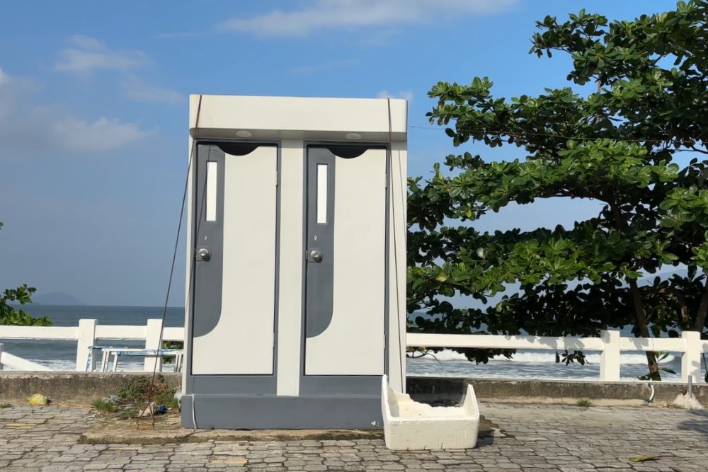 There are public toilets in Da Nang but they cannot be used. Photo: Tran Thi
