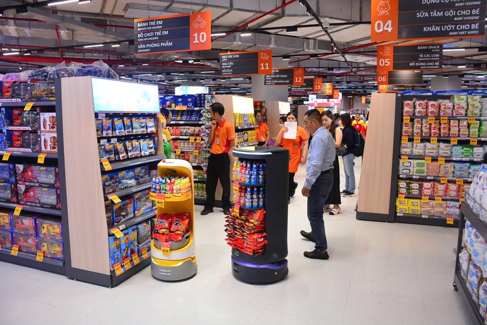 Co.opXtra Ta Quang Buu continues to have the service of Xtrabot. Photo: Provided by DN