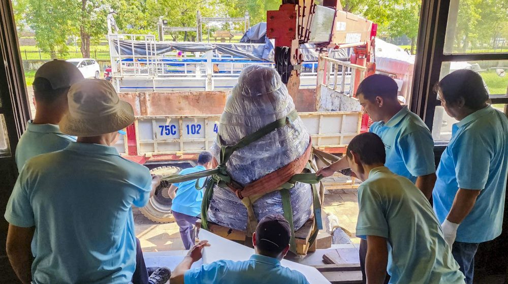 Tai kho co so cua bao tang dang luu giu, bao quan 32.107 hien vat. Truoc khi di chuyen cac hien vat nay den co so moi, cong tac dong goi la mot trong nhung cong viec quan trong, duoc dat len hang dau.