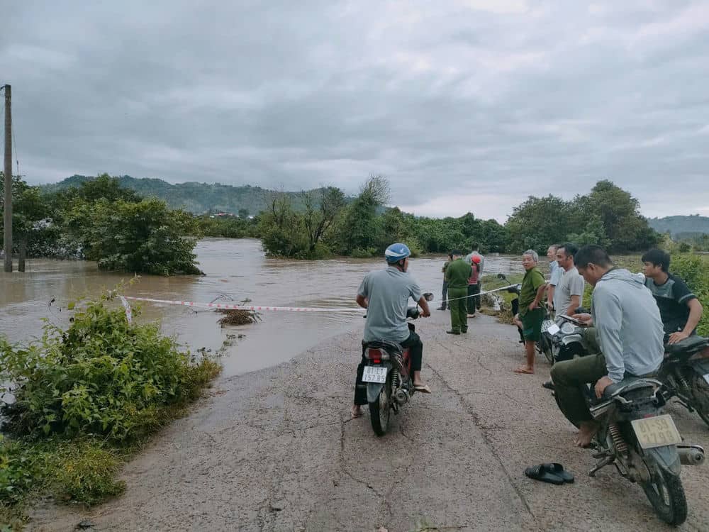 Chinh quyen se dam bao nhu yeu pham can thiet cho cac ho dan bi co lap. Anh: Thanh Tuan 