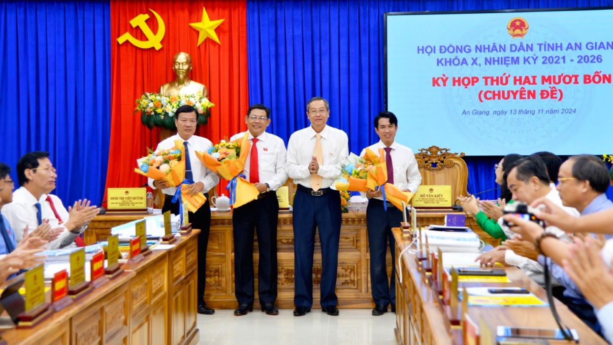 Tai ky hop thu 24 (chuyen de) HDND tinh An Giang khoa X, nhiem ky 2021 – 2026 da bau ong Ngo Cong Thuc - Tinh uy vien, Giam doc So Giao thong van tai giu chuc Pho Chu tich UBND tinh. Anh: Cong TTDT tinh An Giang