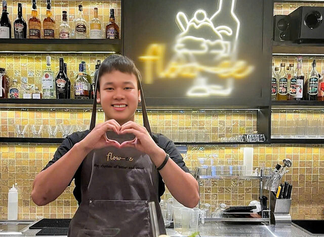 Soundscapes in the Deaf Cafe