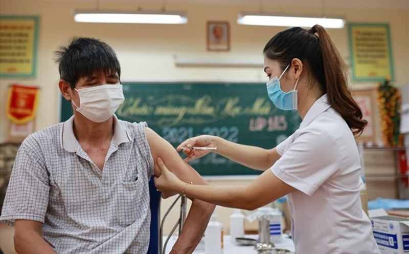 The Ministry of Health hopes that when salary reform is implemented, doctors who have studied for 6 years after graduation will be ranked at level 2 salary. Photo: Hai Nguyen.