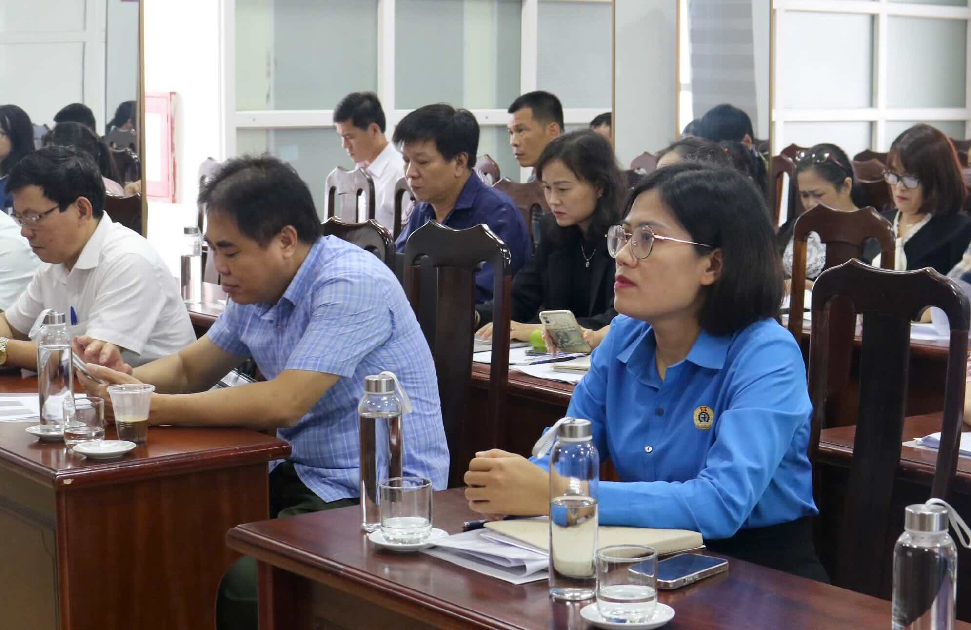 60 grassroots trade union officials of the Quang Binh Agriculture sector were trained. Photo: H.Nguyen