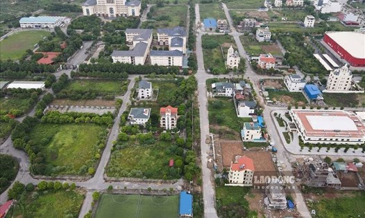 Khi thực hiện tách thửa đất thổ cư, người dân phải nộp các khoản tiền theo quy định. Ảnh minh họa: Phan Anh