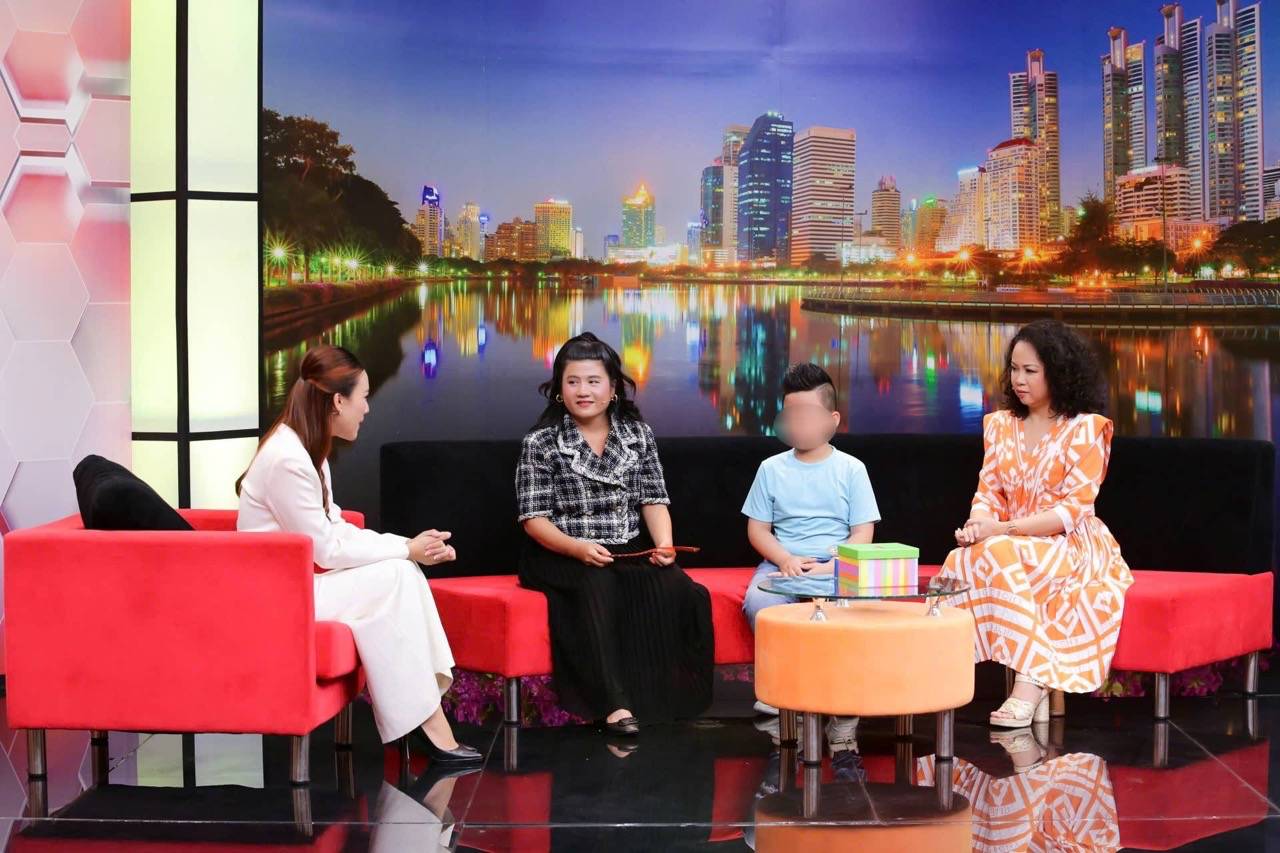 A 9-year-old boy shares with experts on the program What I Want to Say. Photo: Producer.