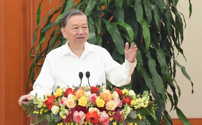 General Secretary To Lam gave a directive speech at the working session with the Economic - Social Subcommittee of the 14th National Party Congress. Photo: Tran Hai