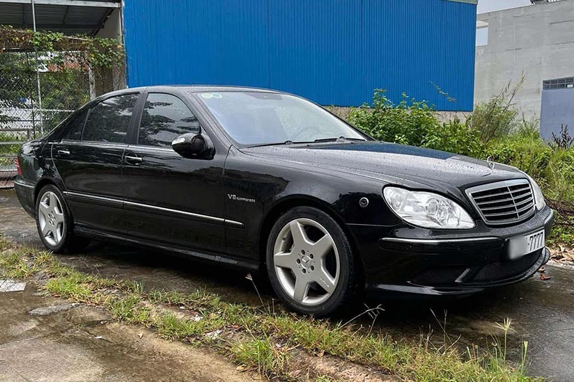 The 2004 Mercedes-Benz S55 AMG has only traveled over 100,000 km. Photo: Supercar In VietNam