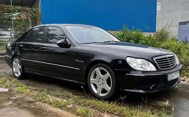 The 2004 Mercedes-Benz S55 AMG has only traveled over 100,000 km. Photo: Supercar In VietNam